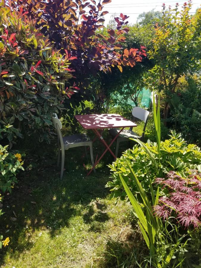 Petit Logement Dans Un Ecrin De Verdure Saint-Herblain Exterior foto